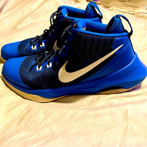 Nike Air Versatile Basketball Shoes Size US 10 main image 10